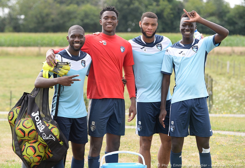 沙巴体育赛事资讯-包含自由转会潮洛里昂多将与阿贾克斯紧密配合的词条