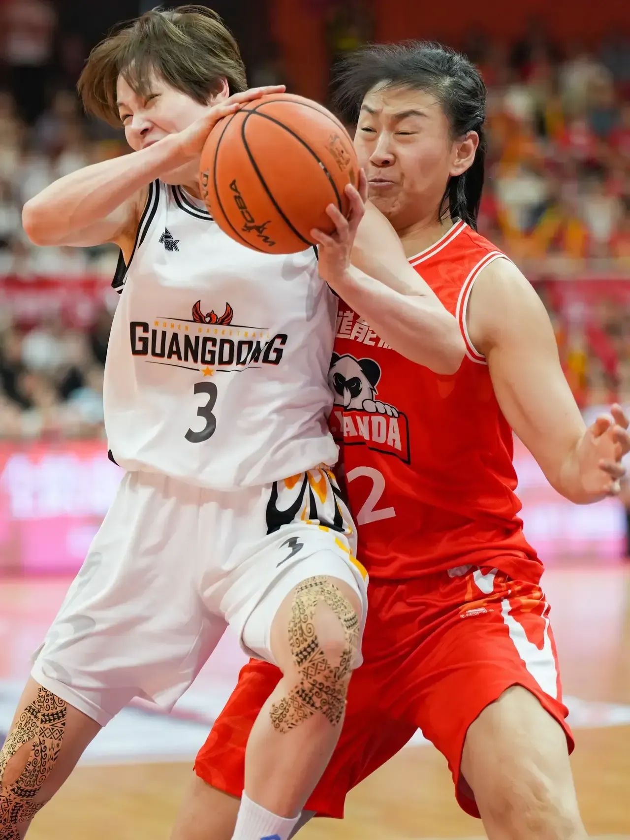 Saba Sports-篮球赛场上发生惊险逆转，引发观众泪目